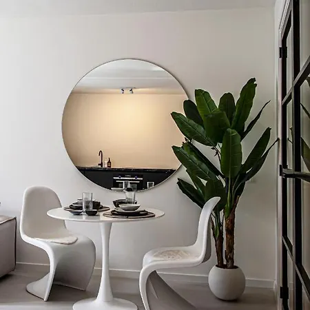 Cloud Nine - Romantic & Design App In Center! *