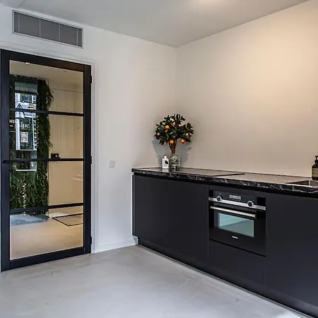 아파트 Cloud Nine - Romantic & Design App In Center!