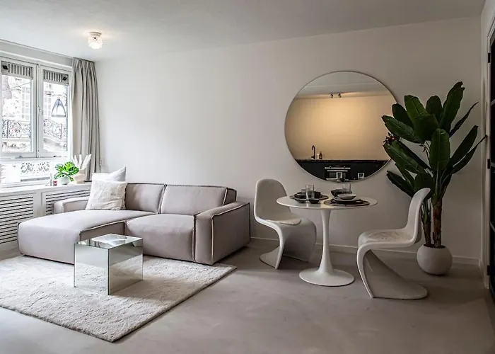 Cloud Nine - Romantic & Design App In Center! شقة *