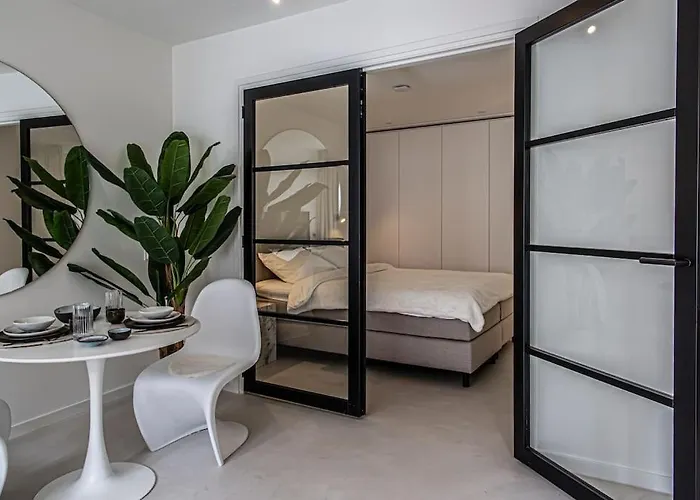 Cloud Nine - Romantic & Design App In Center! * دوردريشت