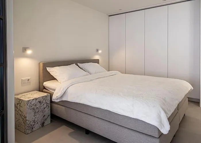 Cloud Nine - Romantic & Design App In Center! *